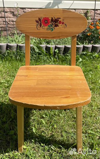 Продам детские деревянные стульчики