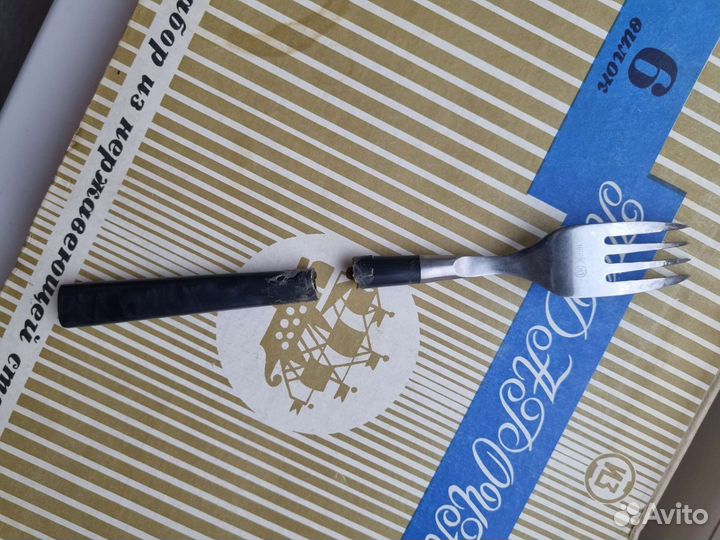 Набор вилок и ножей СССР с карболитовыми ручками