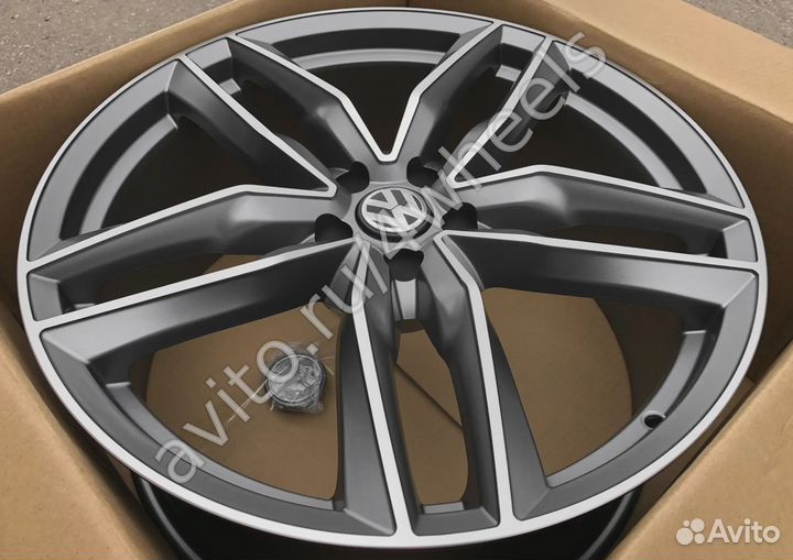 Диски на Volkswagen Touareg R18