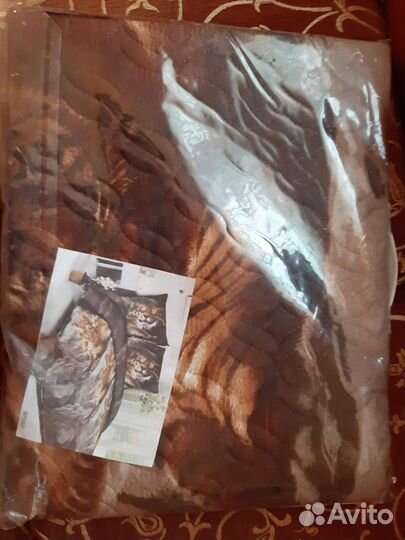 Пледы и покрывало