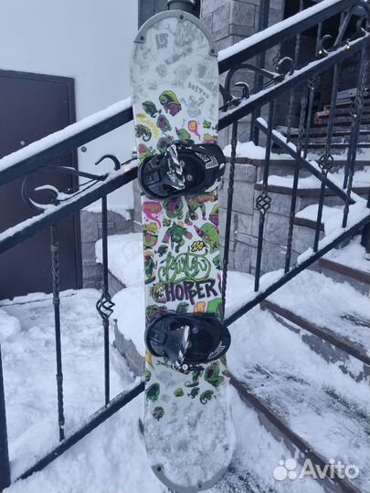 Сноуборд с креплениями 130 см