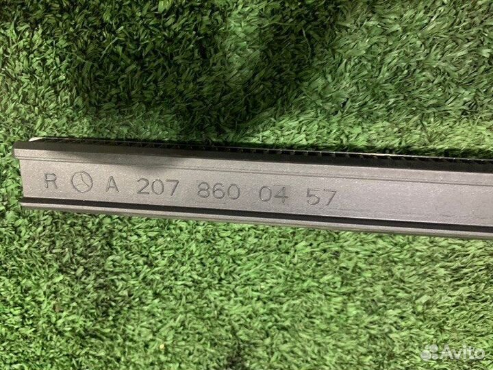 Механизм подачи ремня безопасности правый