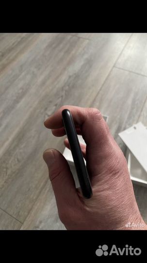 iPhone SE (2020), 64 ГБ