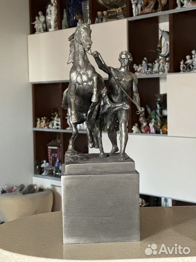 Монументскульптура винтажная