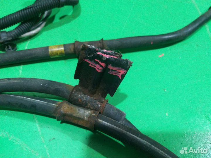 Тросик ручника Lexus Ls600H UVF46