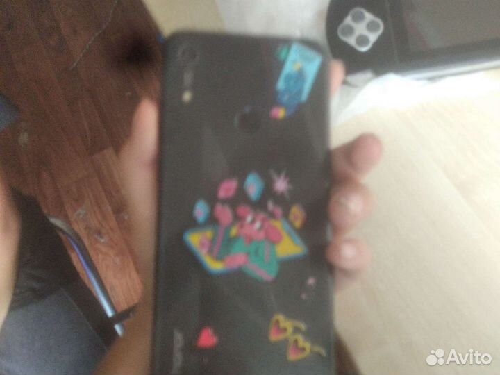 Телефон honor 8а