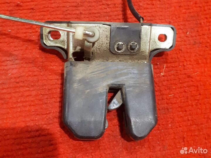 Замок багажника ауди 100 с4