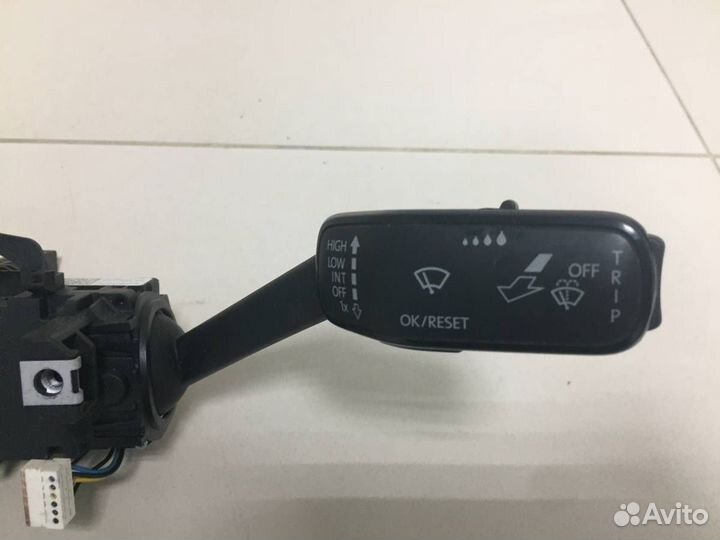 Переключатель подрулевой в сборе Skoda Octavia A7