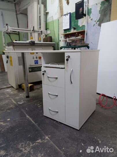 Столик для маникюра