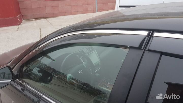 Дефлекторы окон с молдингом из нержавейки