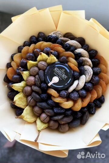 Съедобные букеты из орехов, корзины из сухофруктов