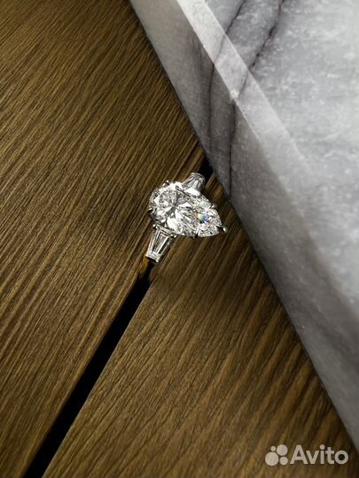 Кольцо Harry Winston 1.50 сt E/VVS1 Classic Winsto