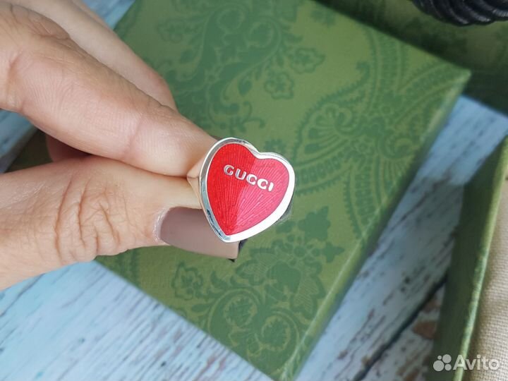 Кольцо Gucci красное сердечко