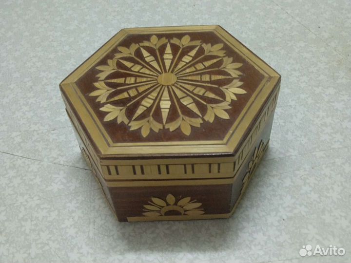 Деревянная шкатулка, инкрустация соломкой