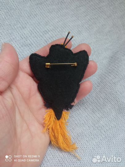 Брошь Значок Новый