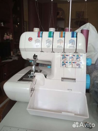 Оверлок бытовой