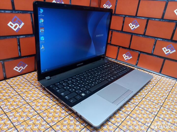 Ноутбук Samsung i3-2gen/GF GT 520MX/12 RAM/240 SSD