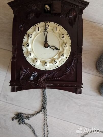 Старинные настенные часы СССР