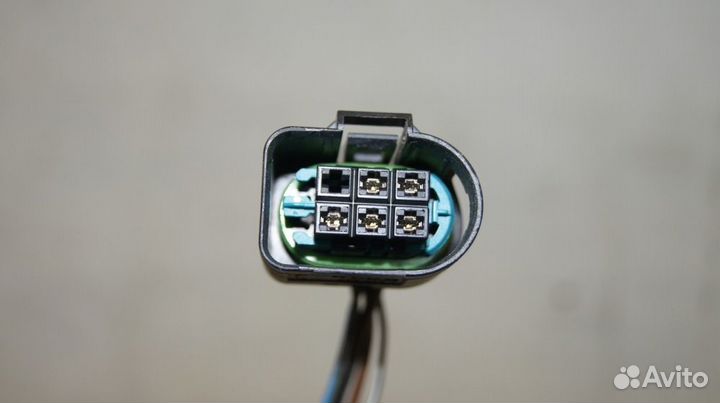 Разъем элктропроводки насосов стеклоомывателя BMW X5 E70