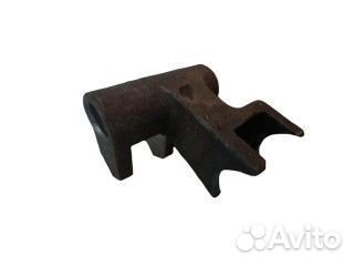 Вилка переключения 1-й передачи и передачи заднего