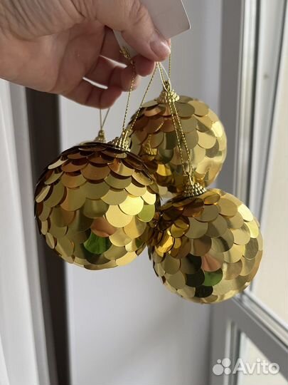 Новогодние игрушки