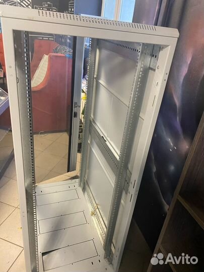 Шкаф телекоммуникационный напольный (RAL 7035)