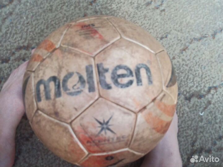 Футбольный мяч