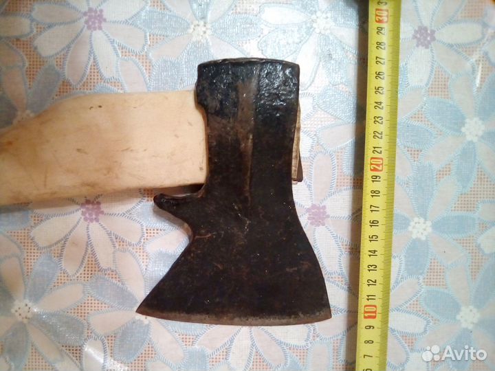 Топор, грабли, щётка