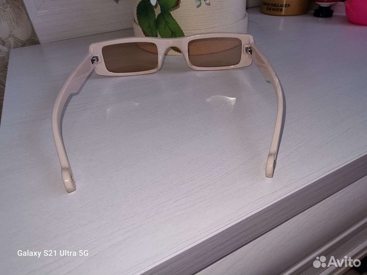 Солнцезащитные очки