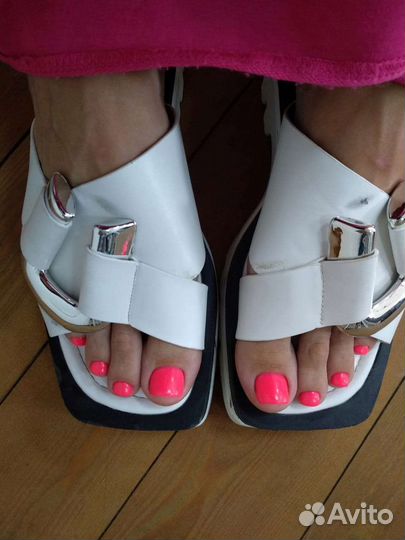 Педикюр, маникюр