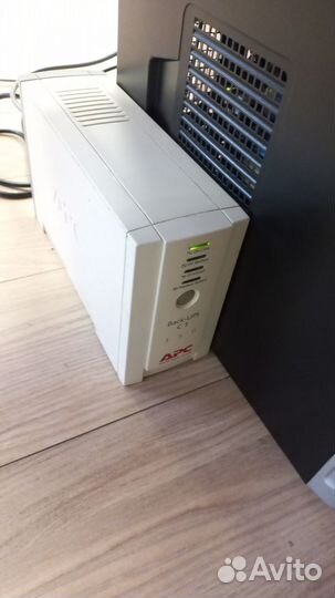 Источник бесперебойного питания apc