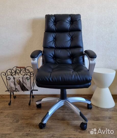 Офисное кресло новое