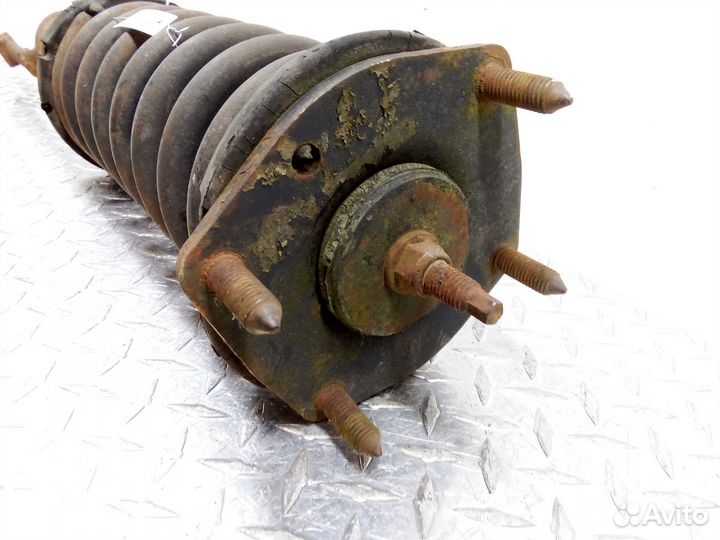 Амортизатор передний R Jeep Grand Cherokee 3 (WK)