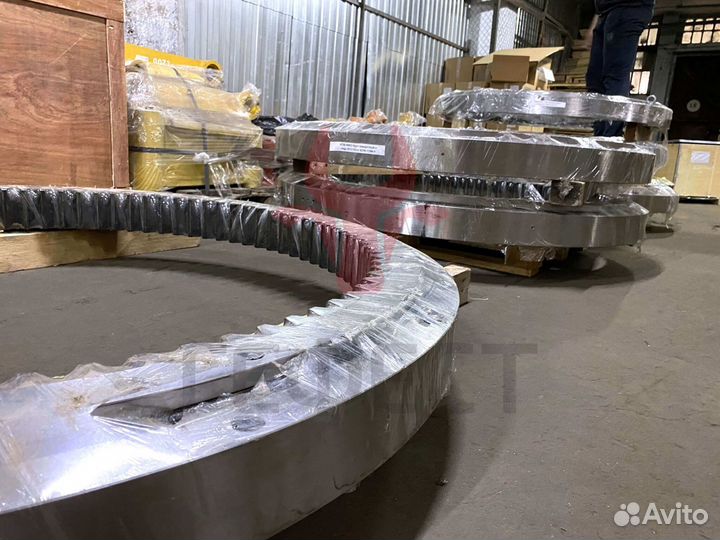 Опорно-поворотный круг 330DFM 227-6037