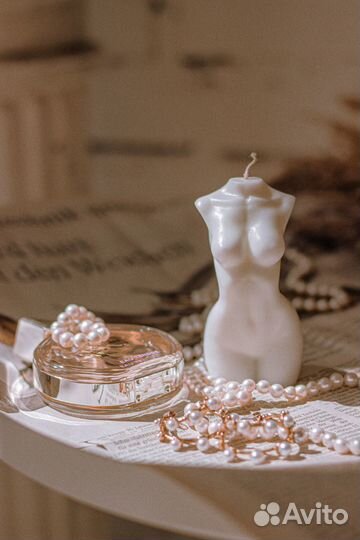 Интерьерная свеча Женский торс 9 см ручной работы