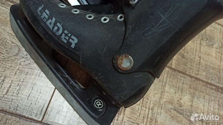 Коньки хоккейные leader