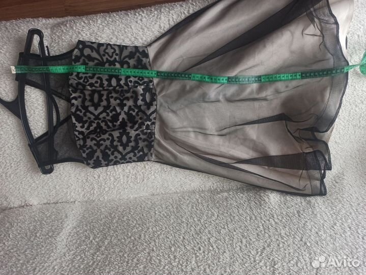 Платье нарядное 44 46