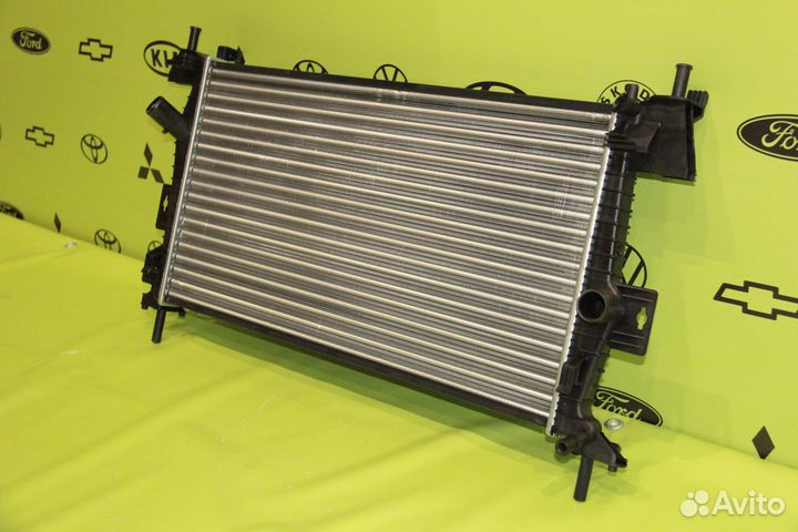 Радиатор охлаждения двс Ford Focus 3 2011 - 2019