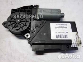 Моторчик заднего правого стеклоподъемника