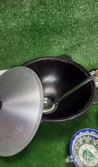 Kaзан чугунный 8 литpов