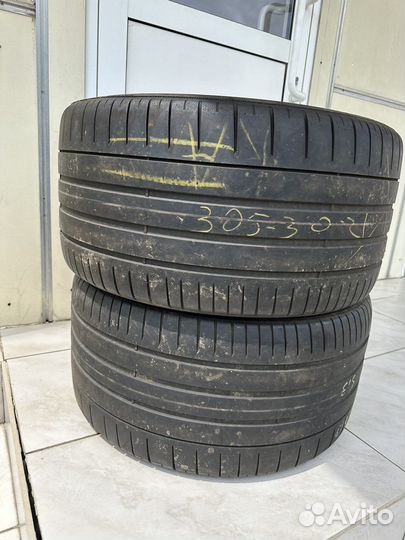 Pirelli P Zero 305/30 R21