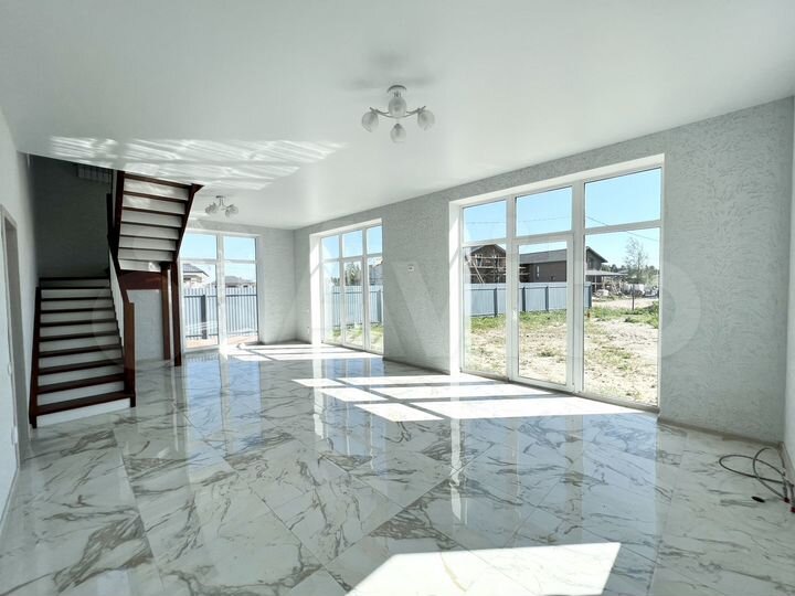 Дом 171 м² на участке 6 сот.