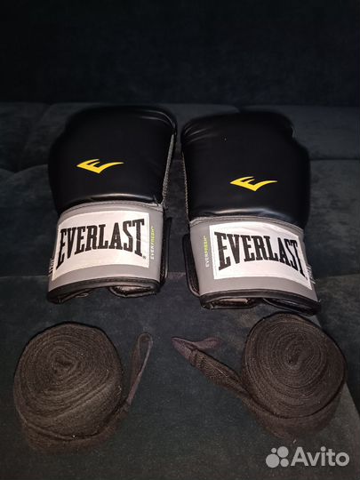 Боксерские перчатки 12 oz everlast