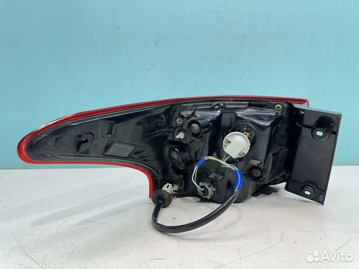 Фонарь наружный правый Mitsubishi Outlander 3 LED