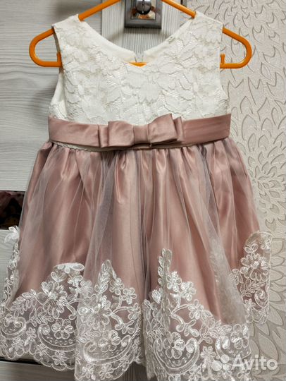 Платье праздничное