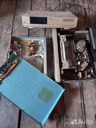 Видеомагнитофон на разбор