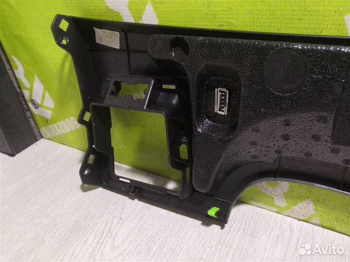 Накладка (кузов внутри) Хендай i30 12-17