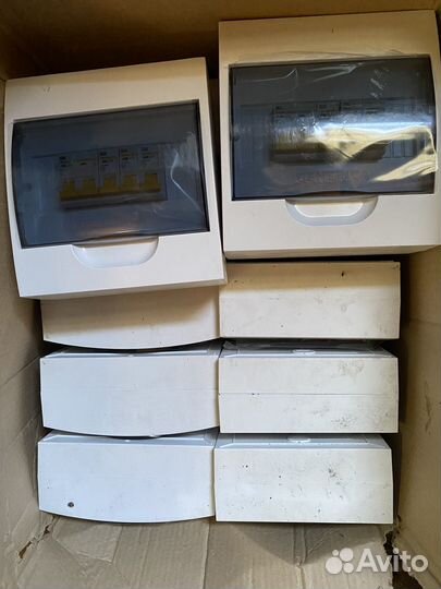 Щит распределительный с автоматами