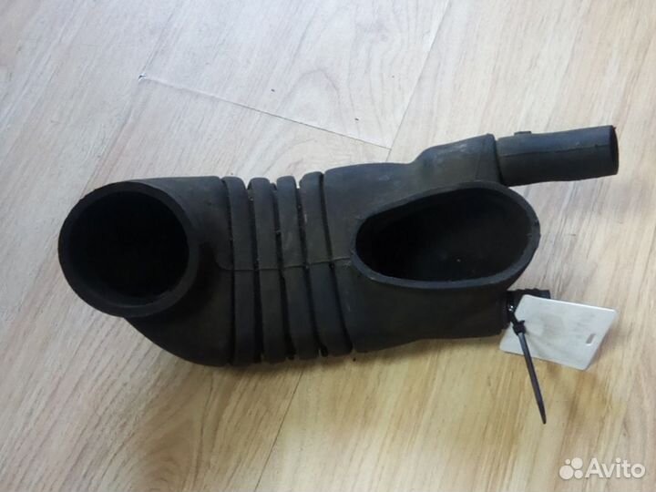 Гофра воздуховода VAG 037129627D