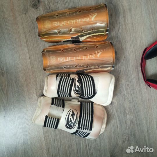 Перчатки для бокса с нарядные М